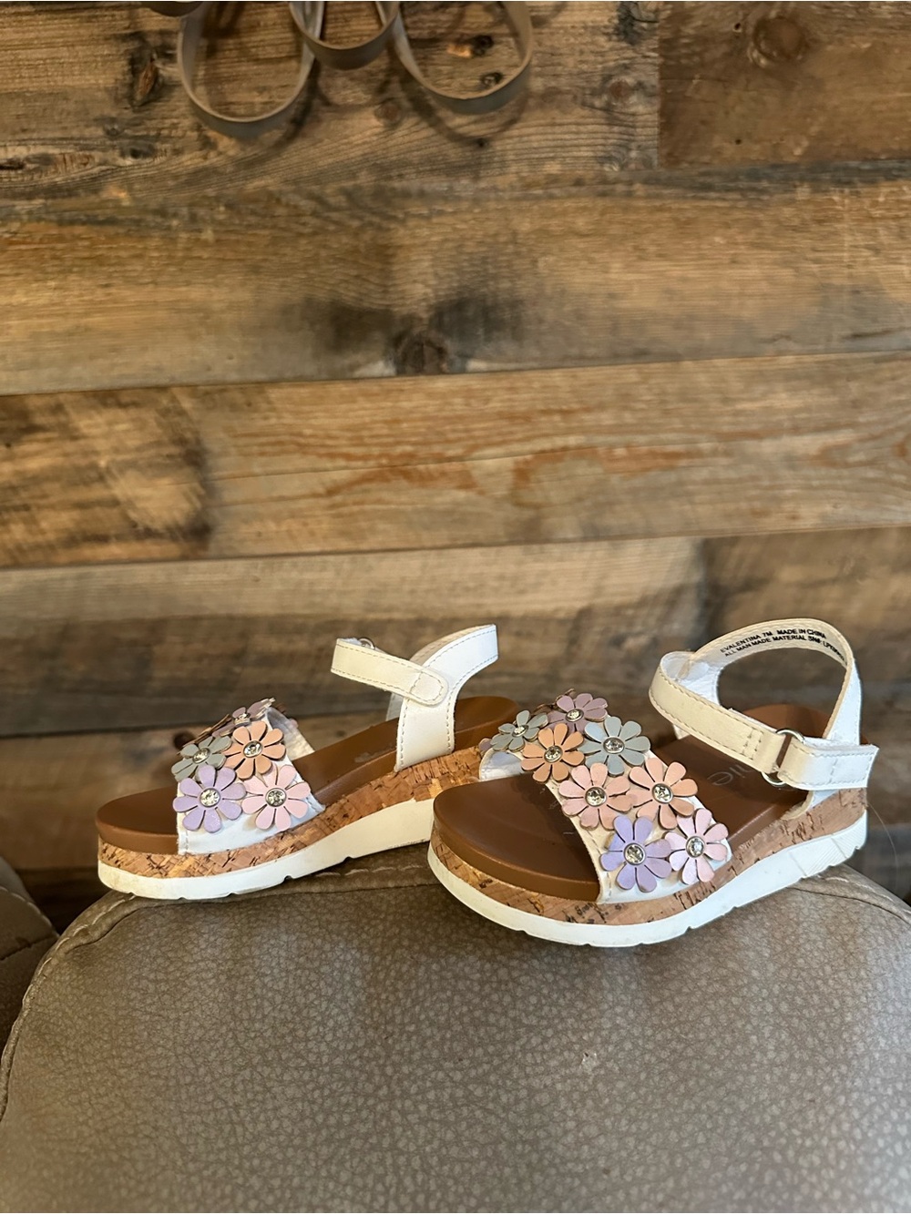 Toddler girl Floral Strap Sandals in White, Pink & Lavender